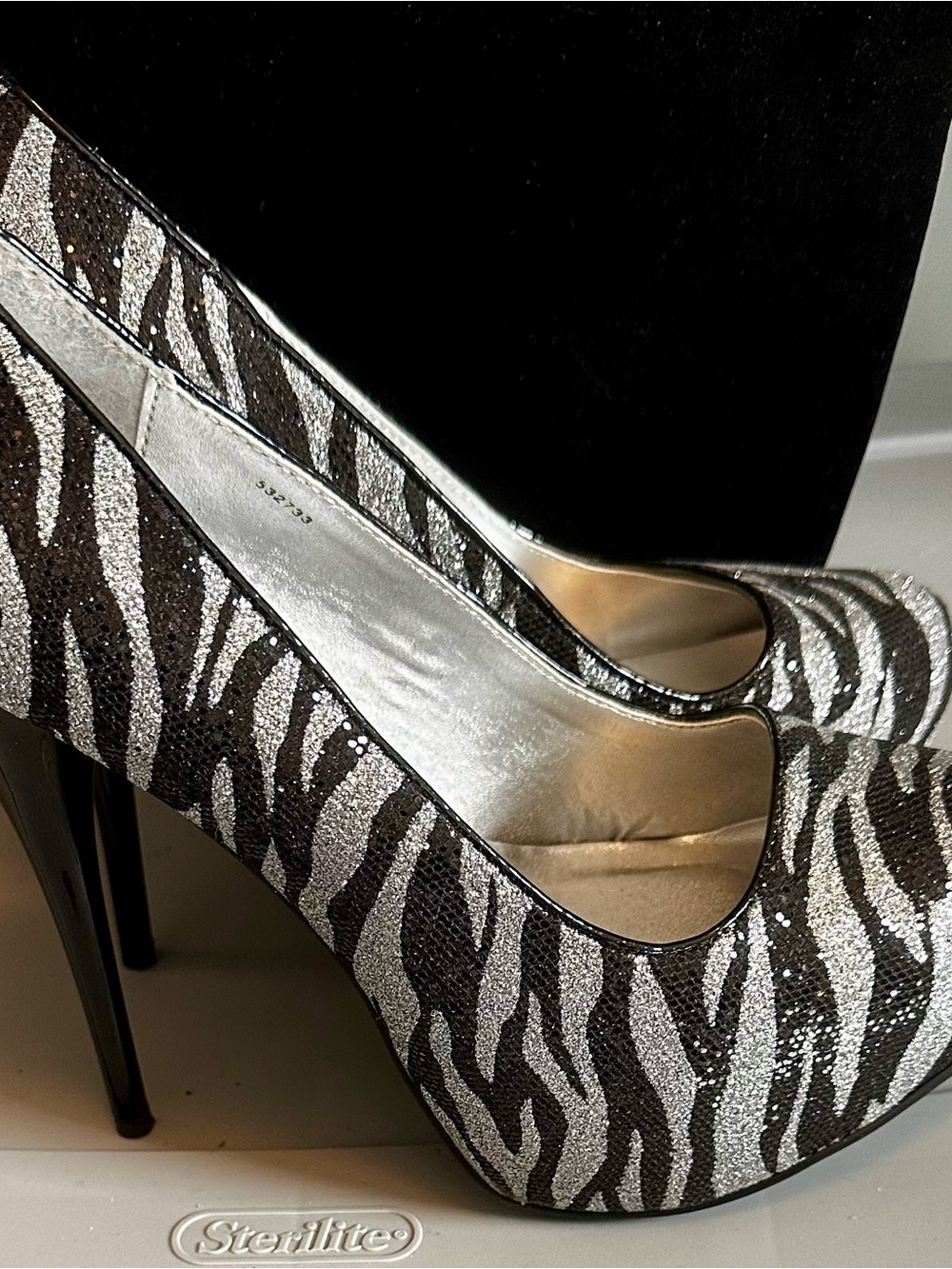 Charlotte Russe Silver and Black Glitter Zebra Heels - Picture 2 of 4